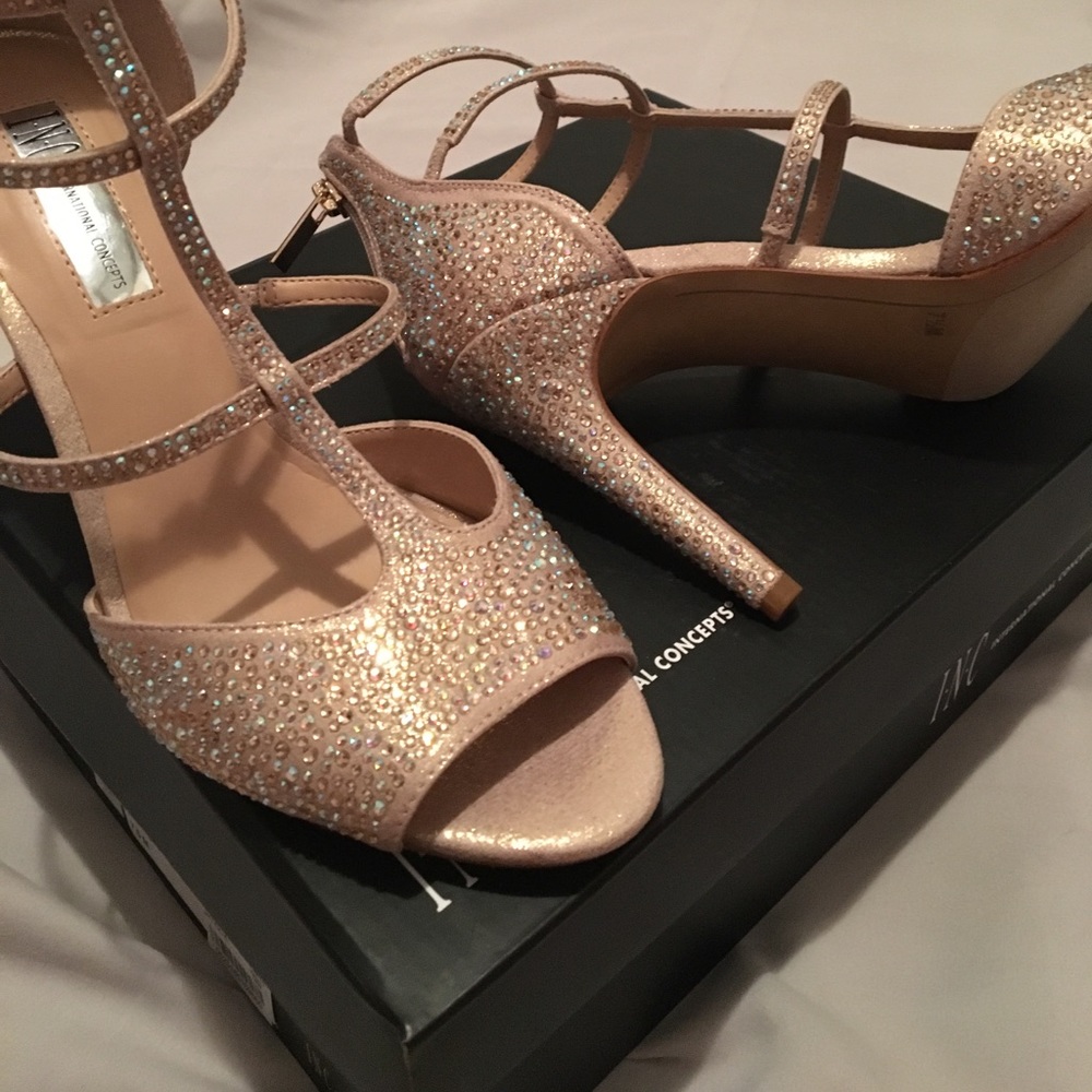 Stunning heels INC ✨