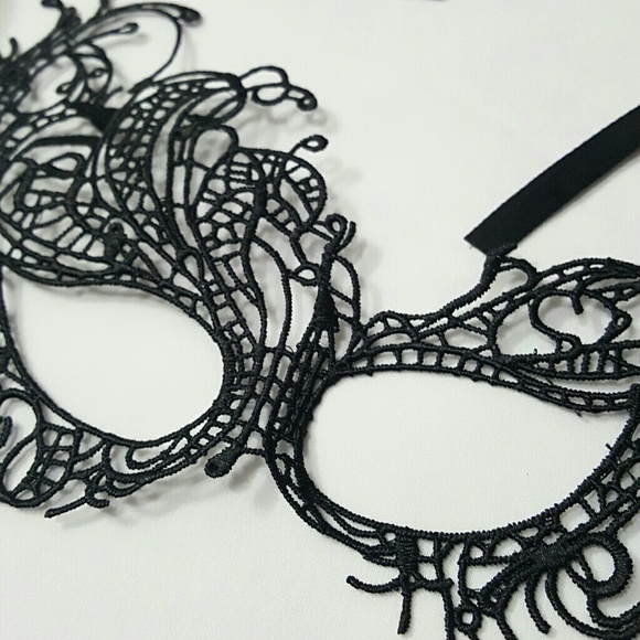 ⤵⤵#9 Masquerade Party Noir Black Soft Lace Mask - Picture 3 of 4