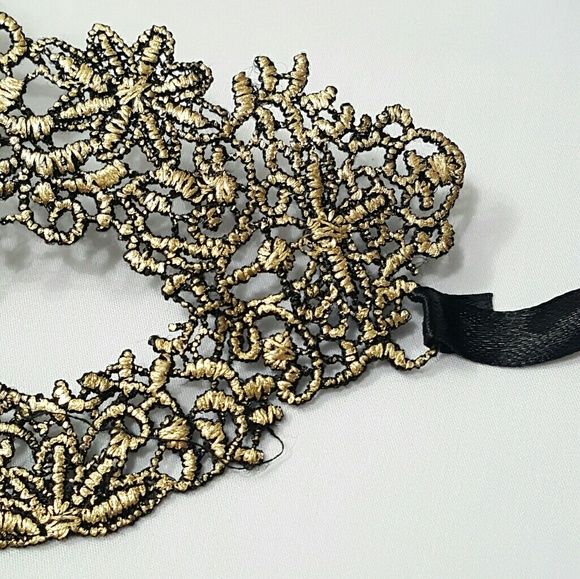 ⤵⤵#7 Masquerade Party Gold Venetian Lace Mask - Picture 4 of 4