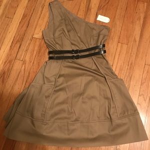 Jessica Simpson one should dress