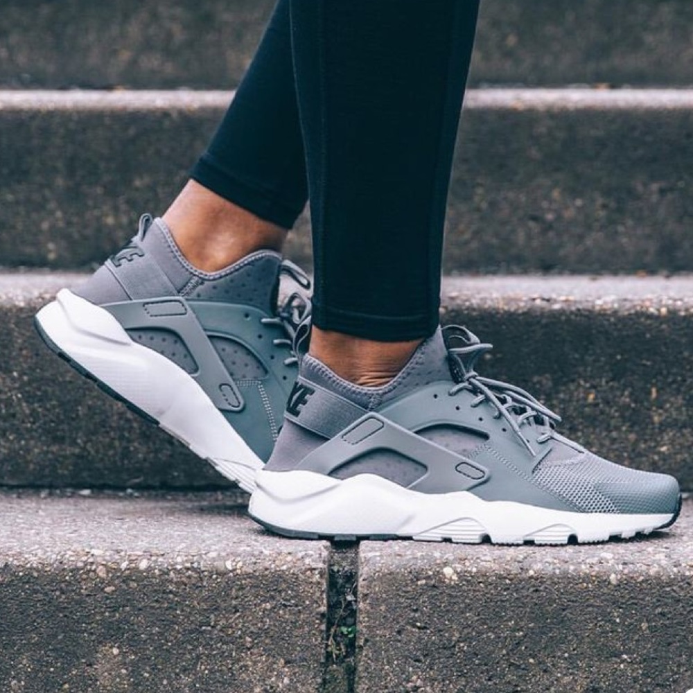 Gray Nike Air Huaraches Size 8