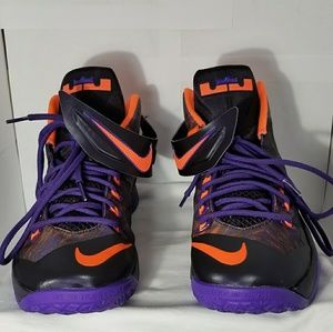 NIKE LEBRON SOLDIER 8 SIZE 10
