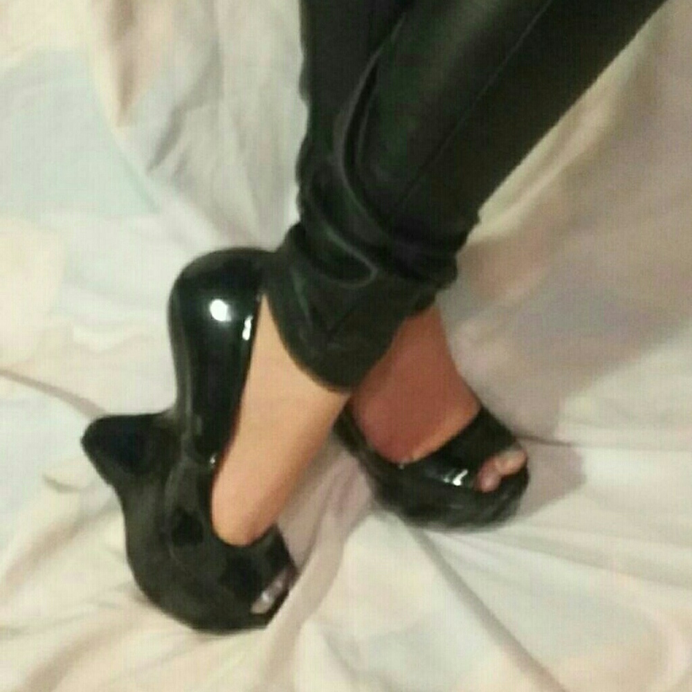 Body Central "Heel-less Gravity" heels