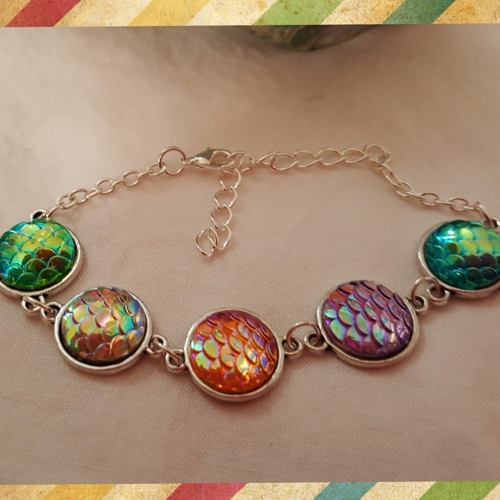 BRACELET~MERMAID MULTICOLORED SCALE BRACELET~ONE OF A KIND~HANDCRAFTED~ NEW