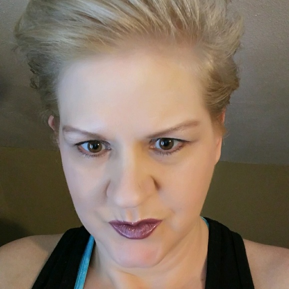 Meet your Posher, Amy - Picture 1 of 1