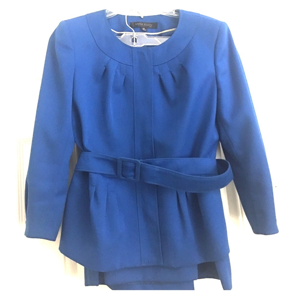 Women's belted skirt suite.