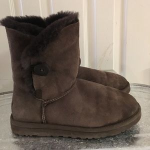 Brown Uggs size 9 -Almost New!