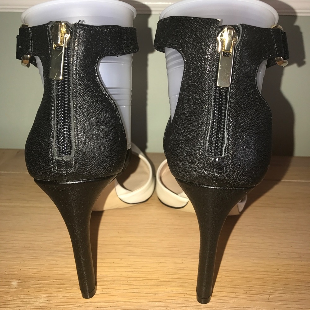 Banana Republic Black and White Heels - Picture 3 of 6