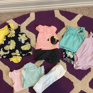 4 newborn summer outfits in EUC-all Carters