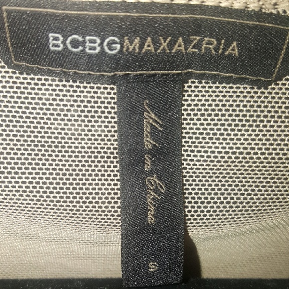 *NEW WITHOUT TAGS* BCBG LACE PEPLUM TOP - Picture 3 of 4