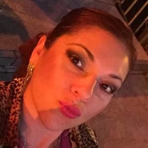 Meet your Posher, Gloria