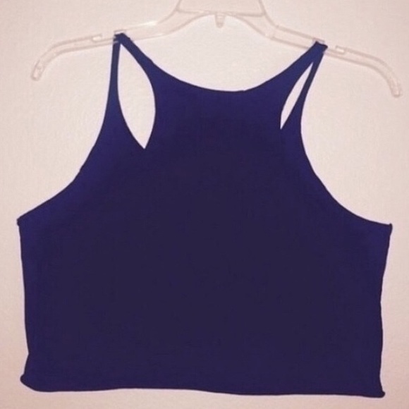 ❌❌SOLD❌❌ Paradise cove crop top - Picture 3 of 4