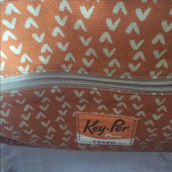 Fun Fossil Key-Per bag. - Picture 4 of 6