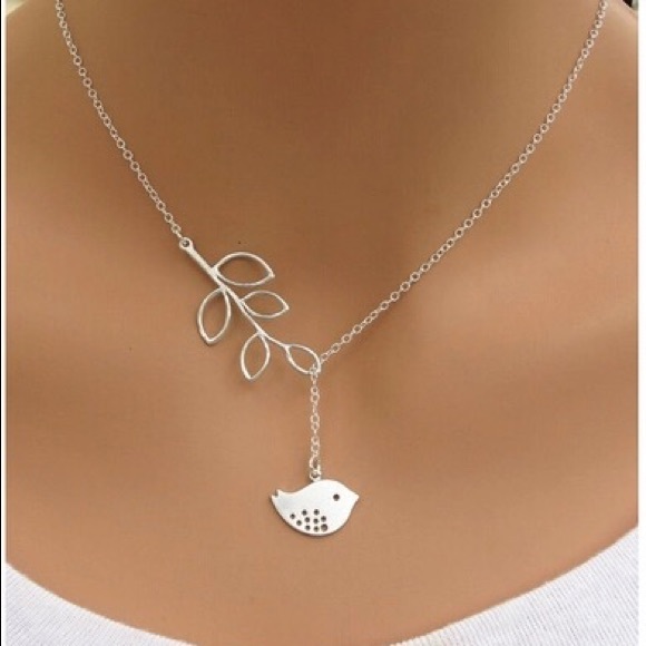 Jewelry - Women's Silver Leaf Bird Pendant Necklace