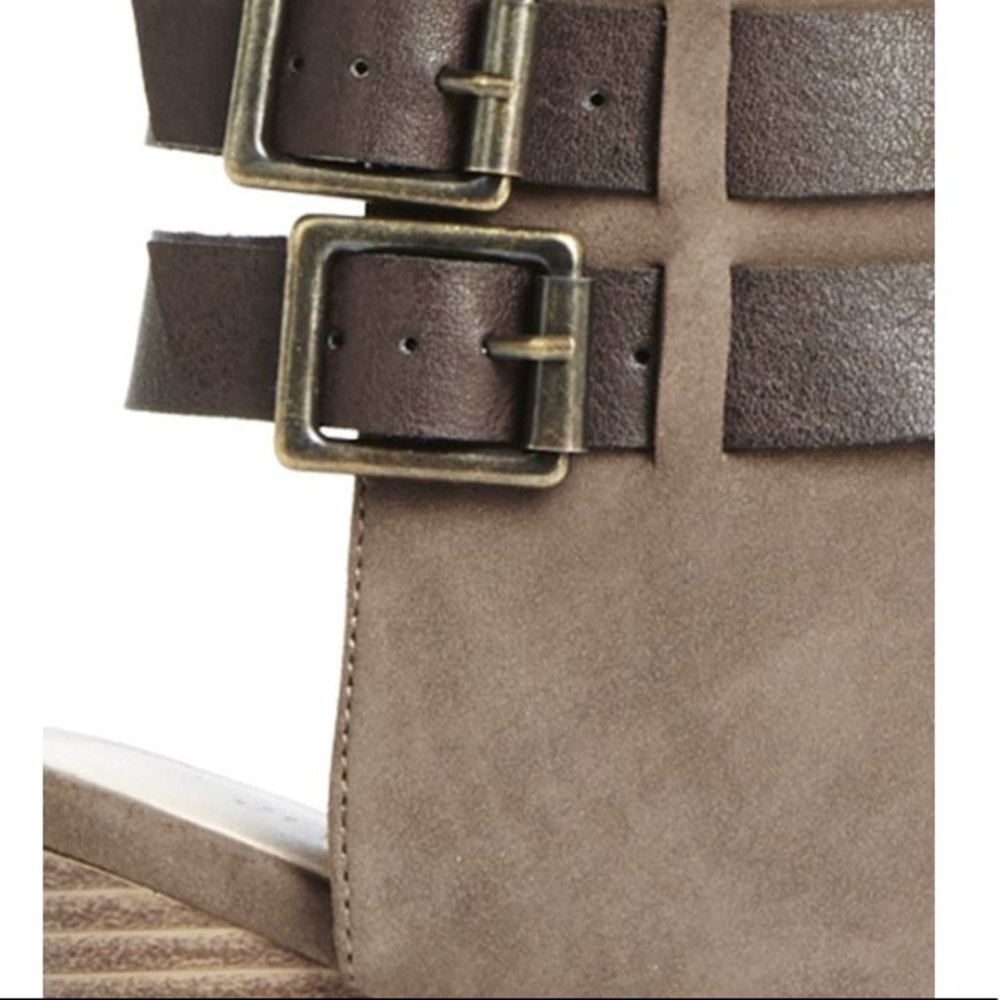 Loela Peep-Toe Bootie in Taupe - Picture 4 of 8