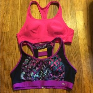 Women's sports bra's