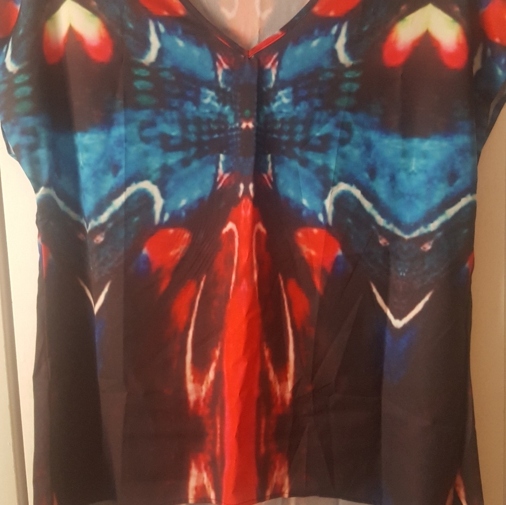 Butterfly Top with cap sleeves. BNWOT