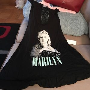 Marilyn top