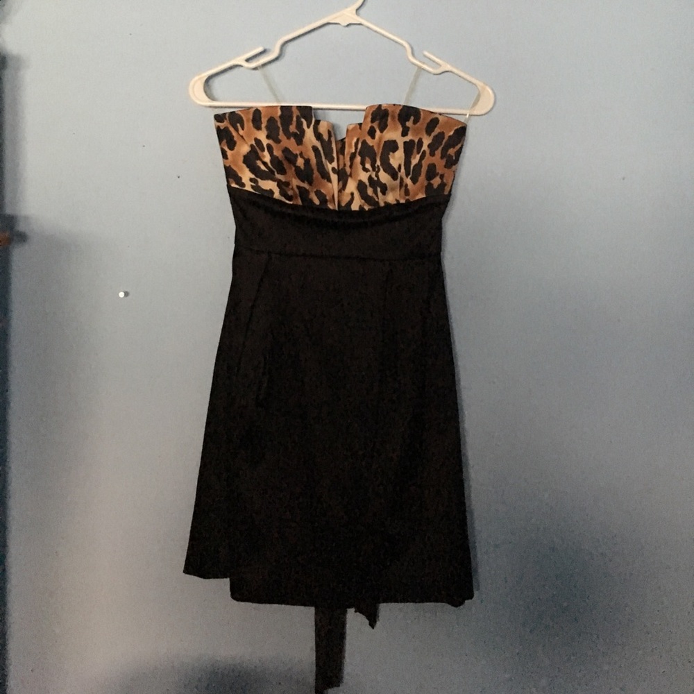 Size 2 scalloped top party/formal dress