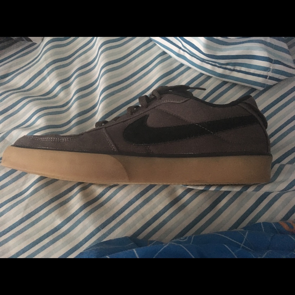 Nike solar soft skate shoes