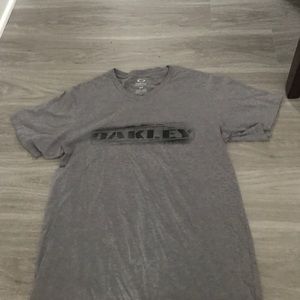 Oakley gray tee