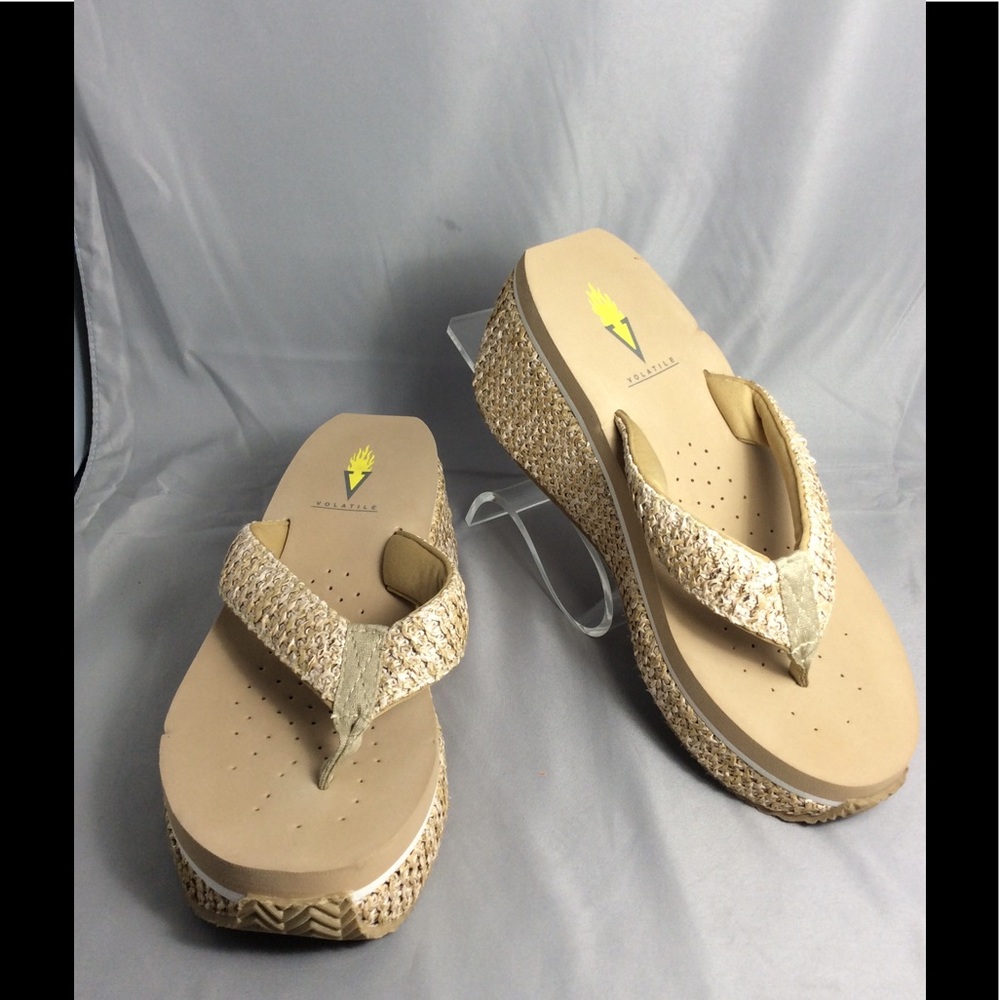 Volatile beige gold jute thongs 7M
