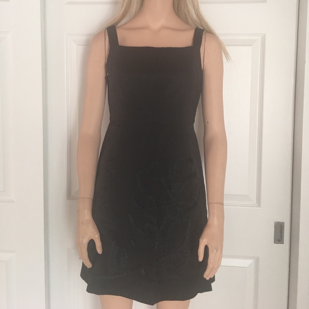 Beautiful Donna Ricco Blk Dress With Ribbon Accent