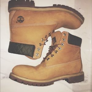 Perfect accent piece to your winter wardrobe