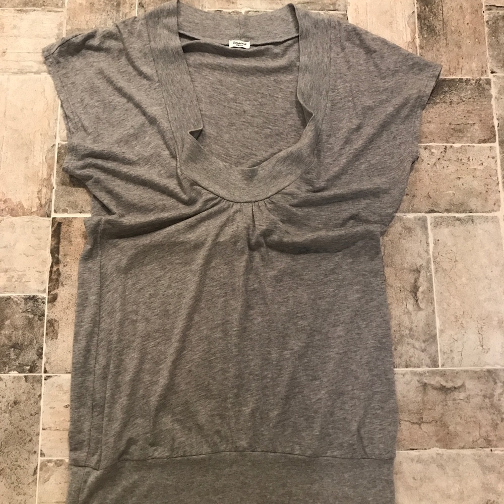 Splendid grey scoop neck banded top