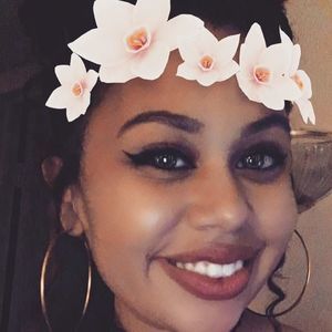 Meet your Posher, Candace