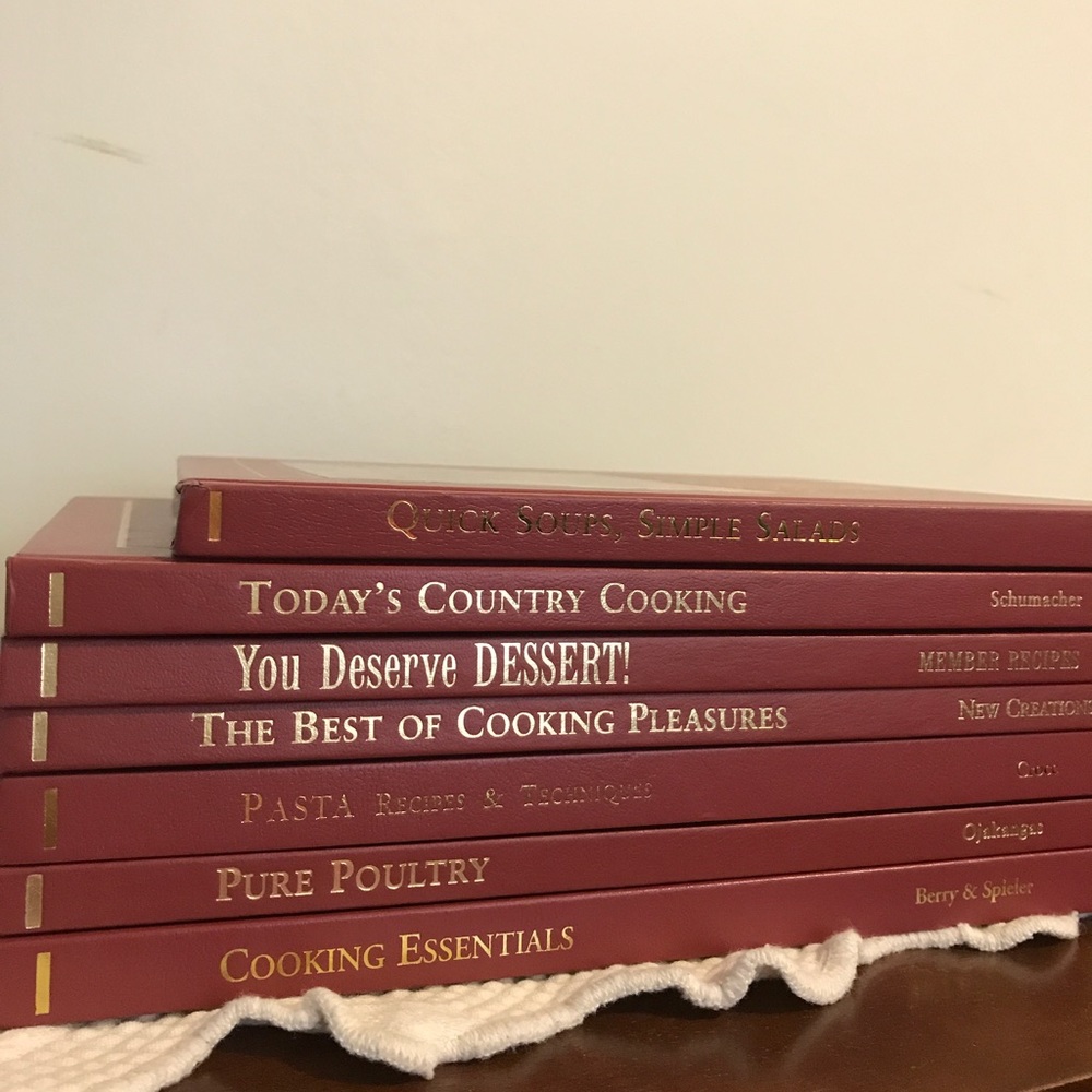 Set of 7 hardcover cooking 📚