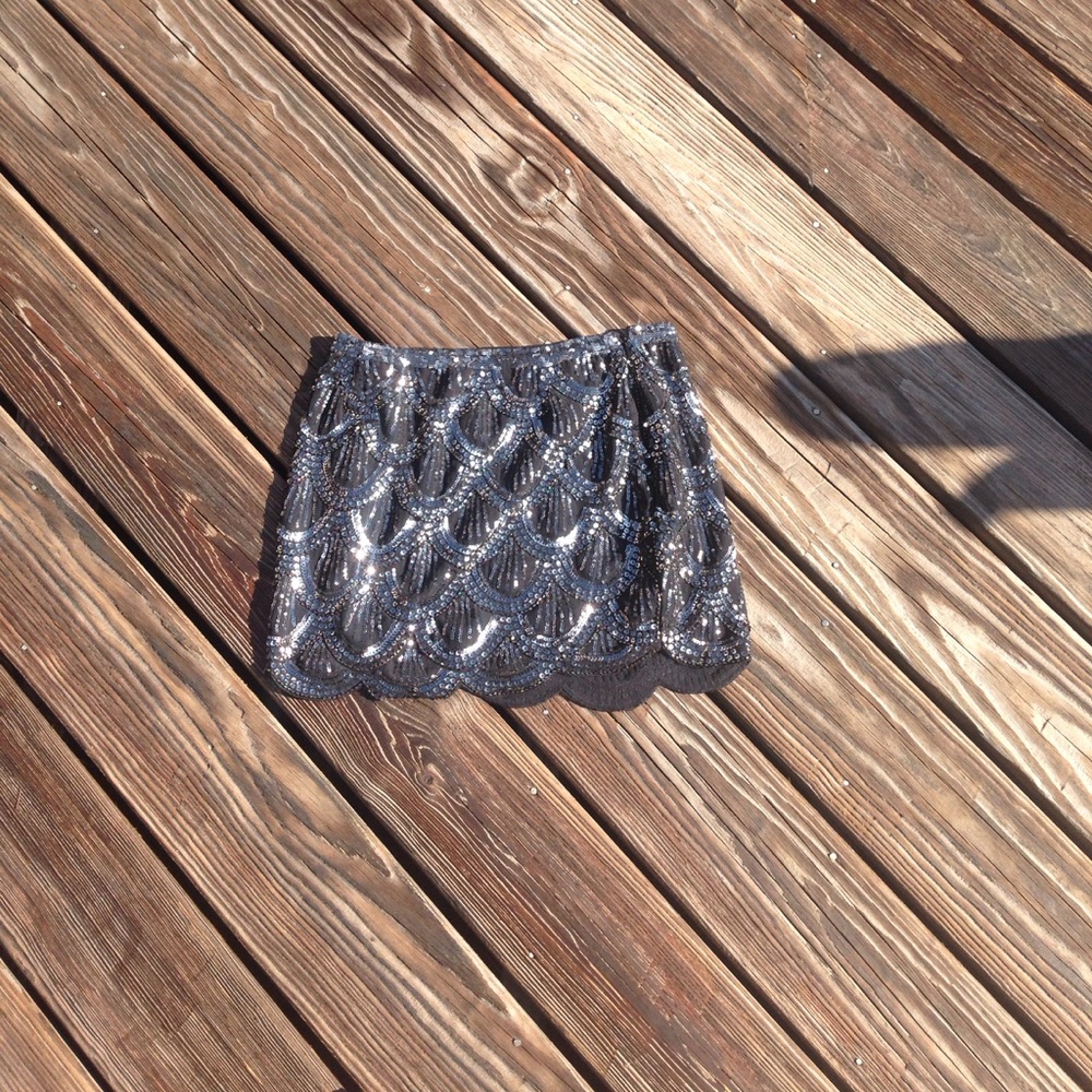 🔥Forever 21 Mini Sequin Skirt Size S Never Worn !