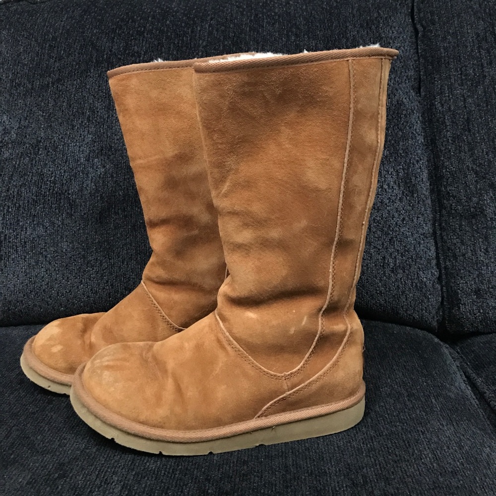 Ugg Boots-Authentic-No Rips or Tears