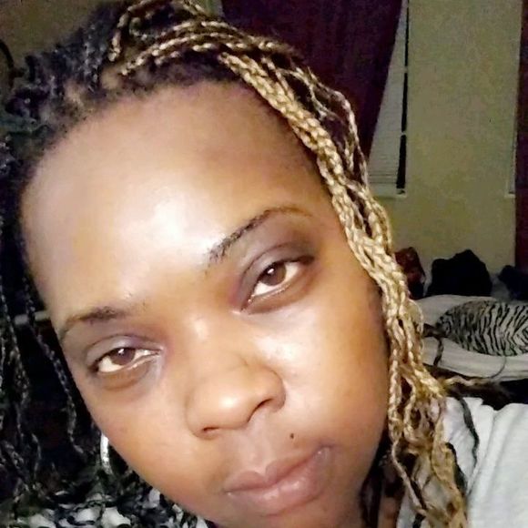 Meet your Posher, Brandy - Picture 1 of 1