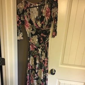 Beautiful maternity dress