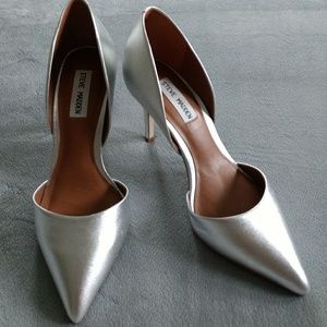 Steve Madden silver pumps