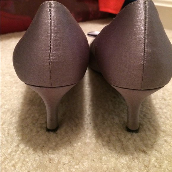 Kelly &a Katie Silver Peep Toe Pumps - Picture 3 of 6