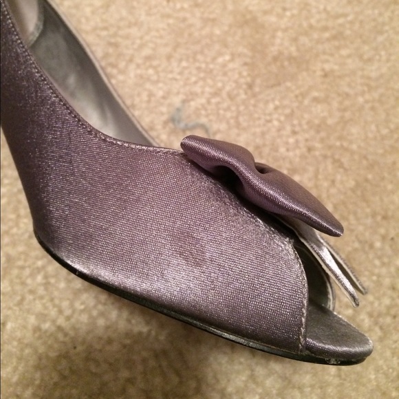 Kelly &a Katie Silver Peep Toe Pumps - Picture 6 of 6