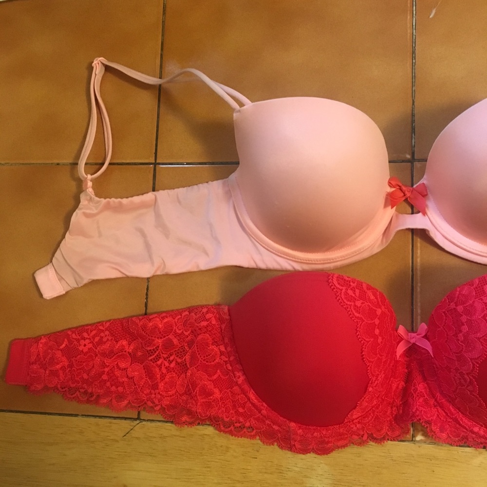 2 VS bras