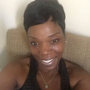 Meet your Posher, Ikia