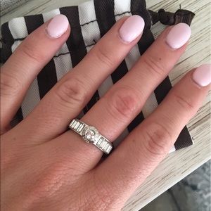 Henri bendel ring