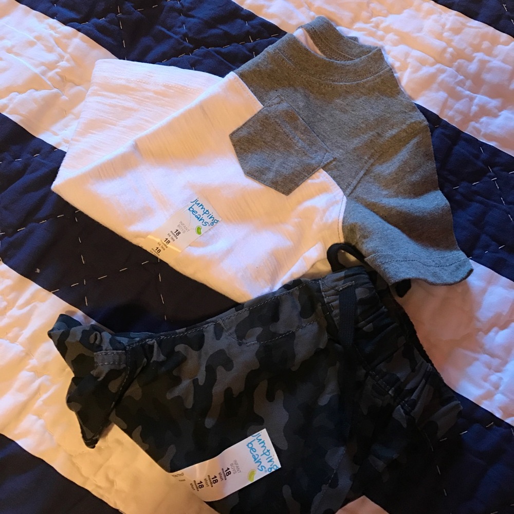 NWT camo-like shorts and grey/white tee