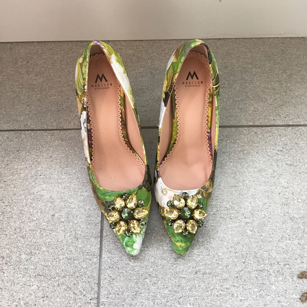 brand new statement heels