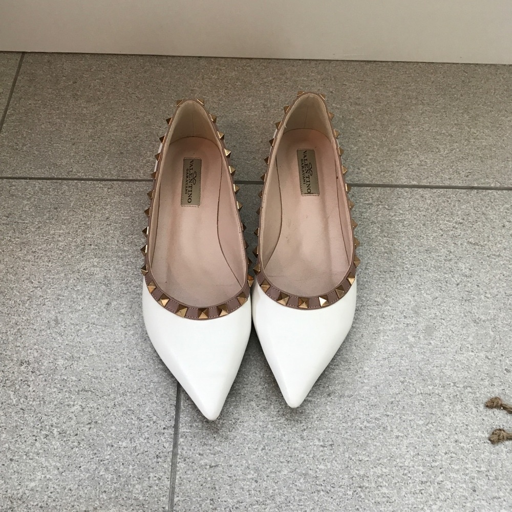 White and gold rockstud flats