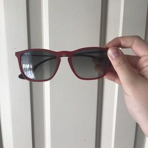 RED RAYBAN SUNGLASSES