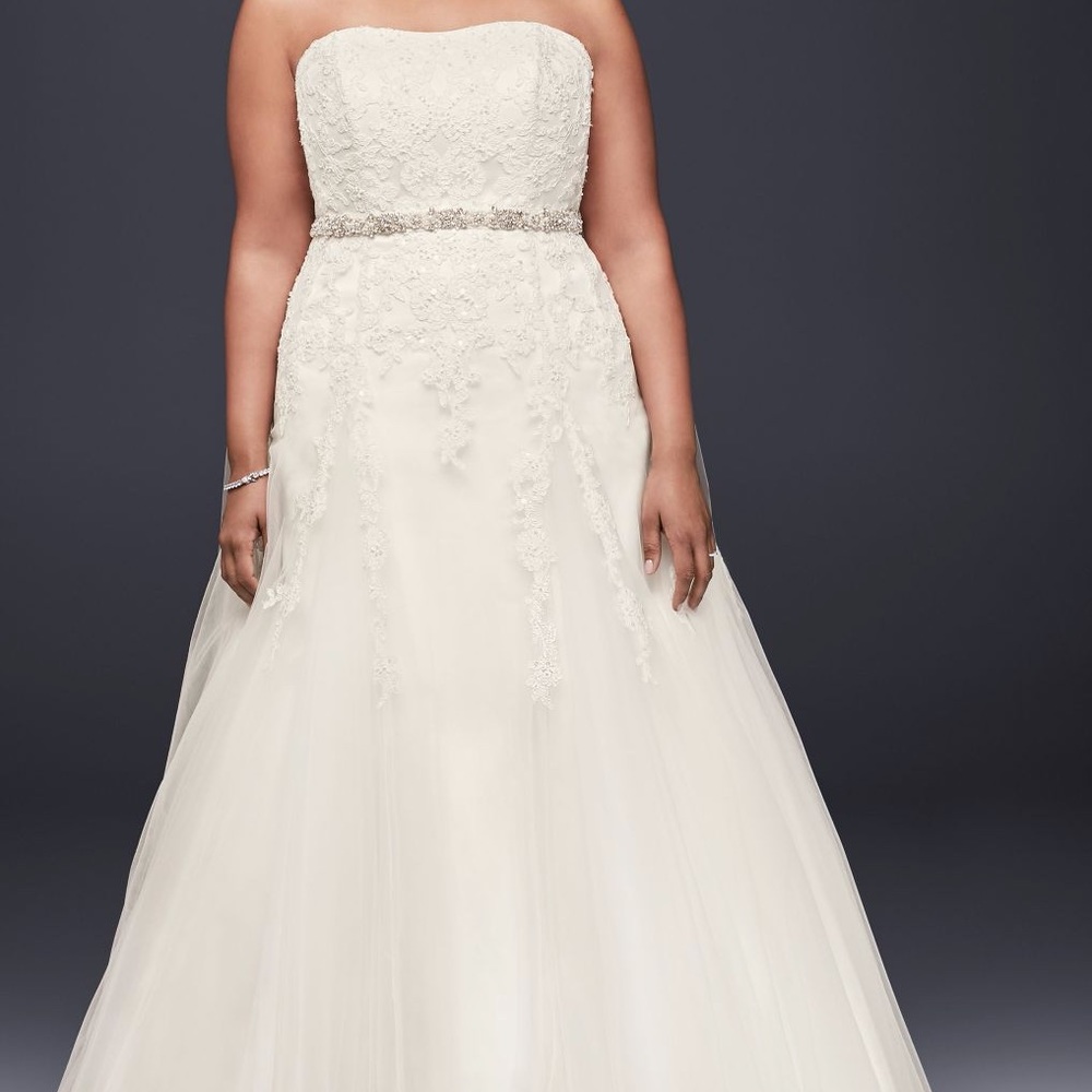 David's Bridal Wedding Dress $425/best offer