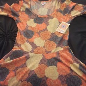 Medium NWT LuLaRoe Nicole