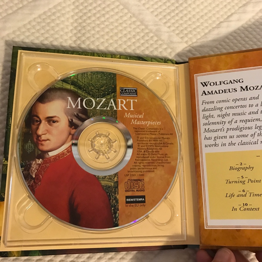 A little book 📚 about Mozart plus cd