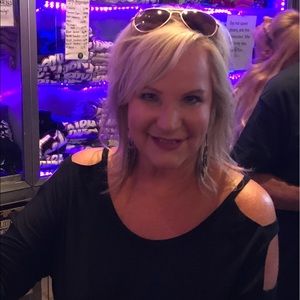 Meet your Posher, Pam