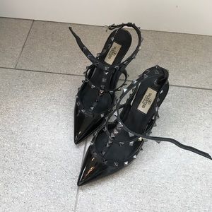 Black rockstud heels NEVER WORN!